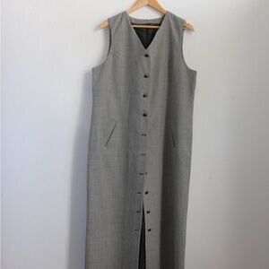 Classic Sleeveless Gray Button-Front Dress